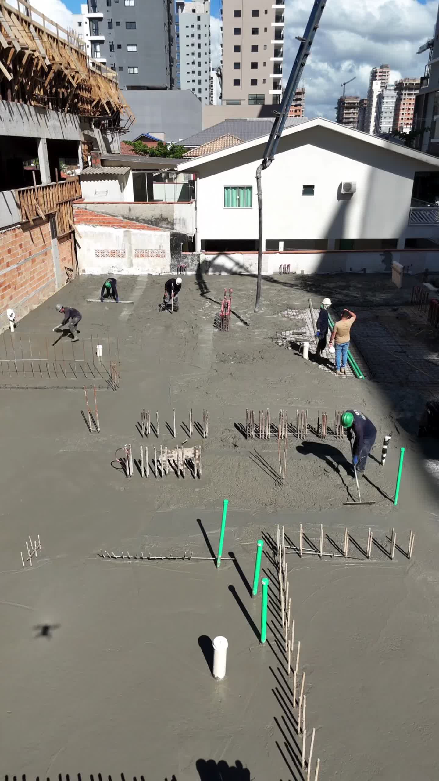 Agatha Tower — vídeo · Acompanhamento Abr 26, Porto Belo SC