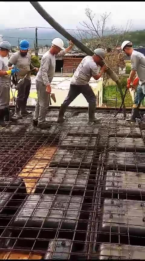 Stelle Marine Residence — vídeo · Concretagem garagem-, Porto Belo SC